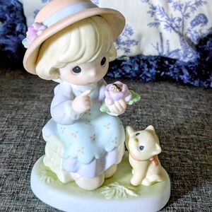 "Auntie,You Make Beauty Blossom".Precious Moments Figurine.  Excellent Condition